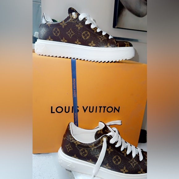 Louis Vuitton Time Out Sneaker - Picture 5 of 5